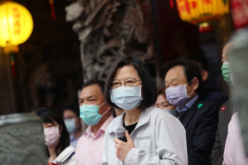 蔡英文總統今（26）日上午參拜「大直植福宮」。 圖：總統府提供