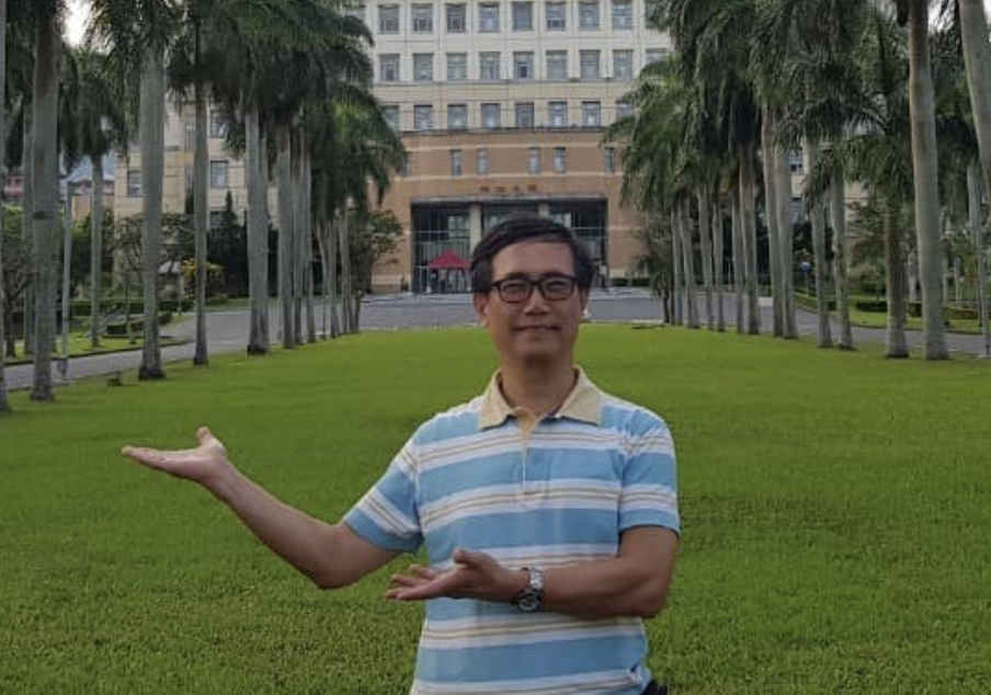 美國約翰霍普金斯大學（Johns Hopkins University）經濟學博士、前台大國發所副教授杜震華 圖：翻攝自杜震華臉書