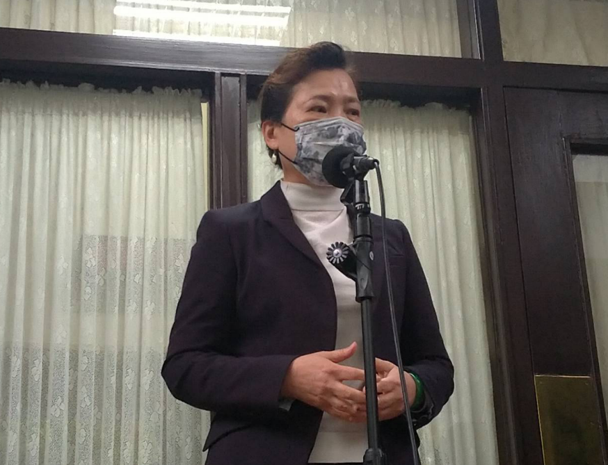 針對公投連署突破門檻，王美花說，公投是人民權利，予以尊重。 圖:陳佩君/攝