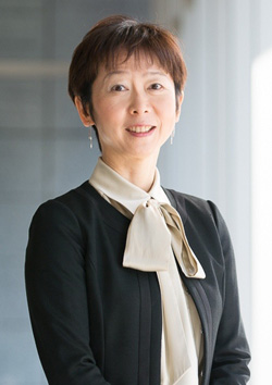 山田真貴子因不當接受菅義偉長子等人招待，請辭獲准。 圖：日本官房官網