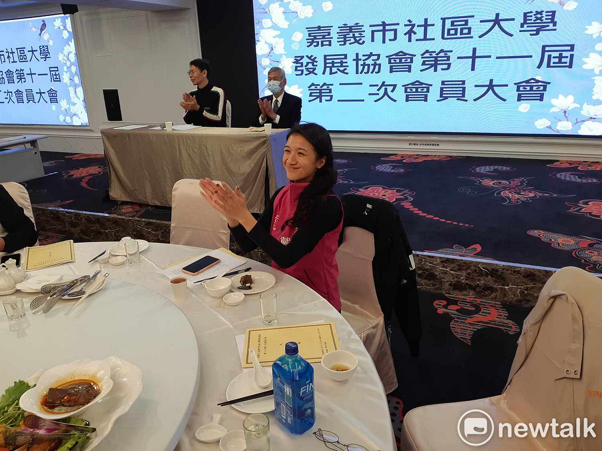 出力甚多的嘉義市議會漂亮寶貝戴寧市議員，受邀出席社大協會會員大會。 圖：蔡坤龍/攝（資料照）