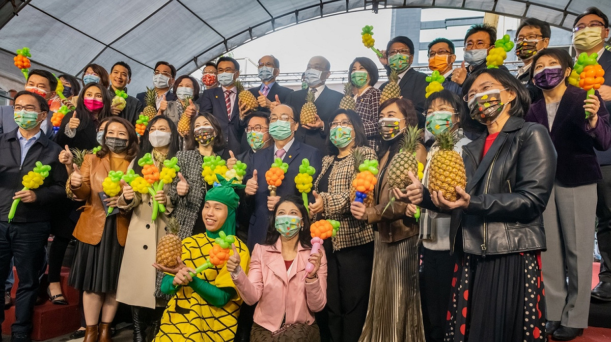 行政院長蘇貞昌今(2)日出席立院屏東金鑽鳳梨推廣活動。 圖：行政院提供