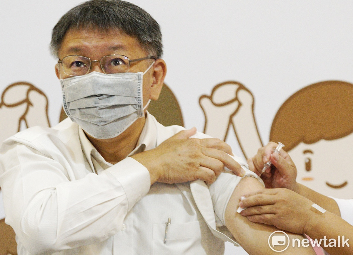 圖為台北市長柯文哲先前接種流感疫苗的資料照片。 圖：張良一 / 攝（資料照）