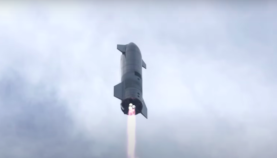 SpaceX進行SN10星艦原型試飛，首次成功落地，但是在幾分鐘後仍原地爆炸 圖：擷取自SpaceX Youtube