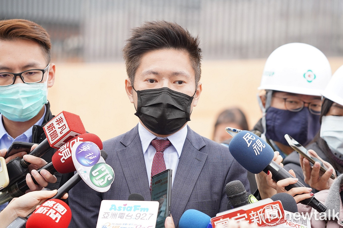 張惇涵回擊，疫苗來台的事就應該交由專業處理，並沒有所謂應變不及的問題。 圖：林昀真/攝