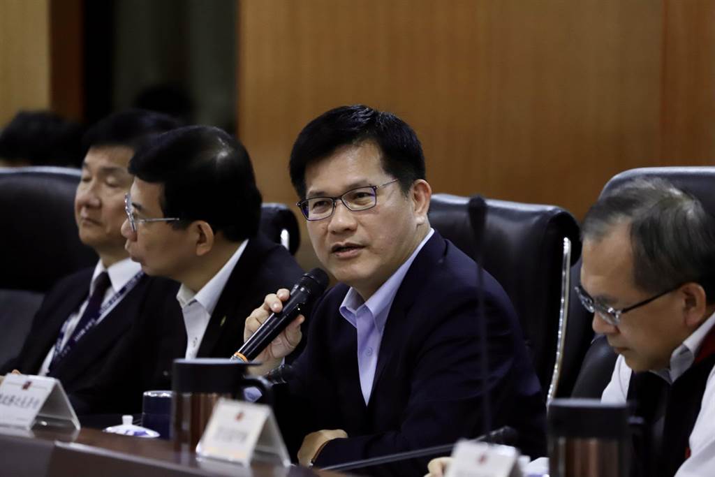 林佳龍下令召回事故車輛同廠製造的718輛遊覽車，做進一步的車體查核。 圖：交通部／提供(資料照)