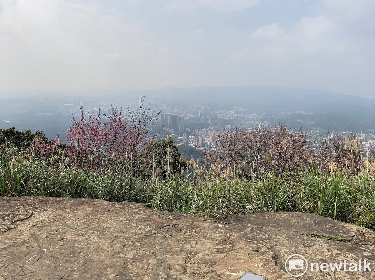 氣象局指出，下週四（11日）為全台水氣最少的一天，多數地區的天氣為多雲到晴。 圖：黃伃君/攝