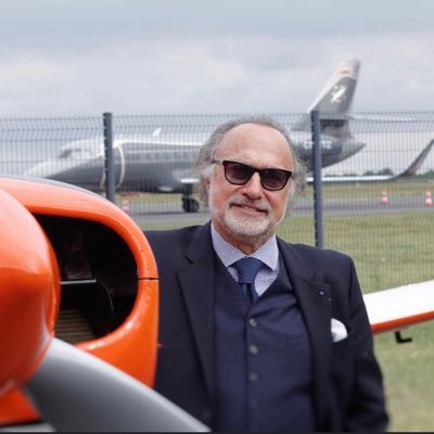 國會議員達梭（Olivier Dassault）搭乘直升機卻不幸墜毀身亡，享壽69歲。 圖：翻攝推特