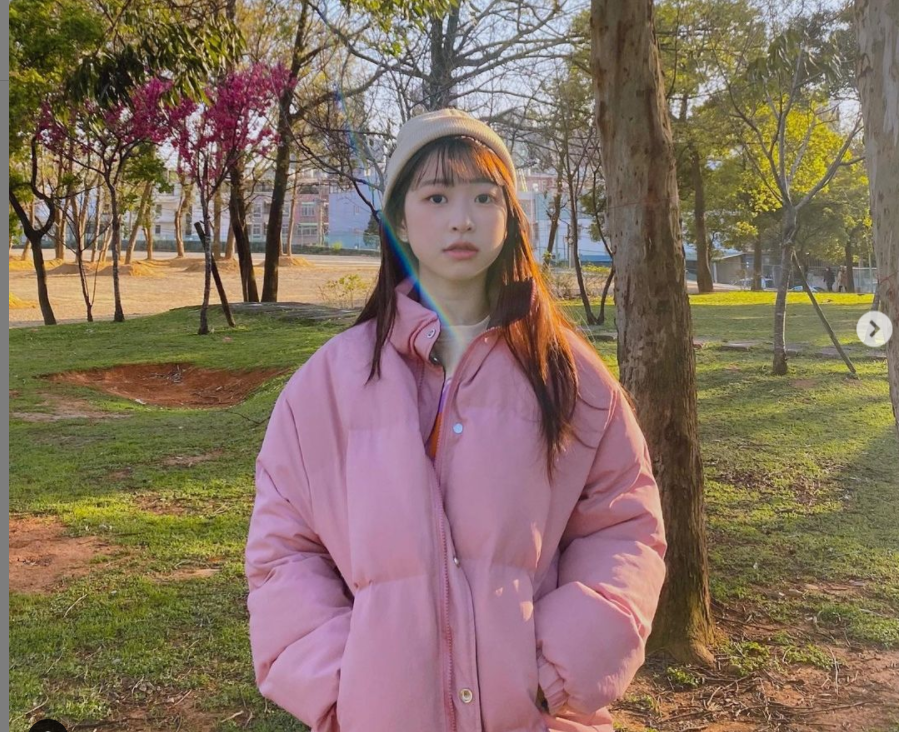 22歲女歌手莊凌芸上週不幸過世，她的男友昨深夜悲痛發文。 圖：翻攝自莊凌芸IG