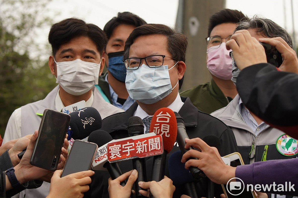 鄭文燦說明市府近年來積極進行藻礁保護工作，重申民間跟政府要通力合作，藻礁保護才會做的更好。 圖：林昀真／攝