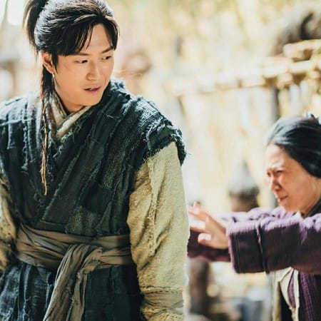 羅人友因救火《月升之江》，知名度瞬間上漲。 圖：翻攝自KBS IG