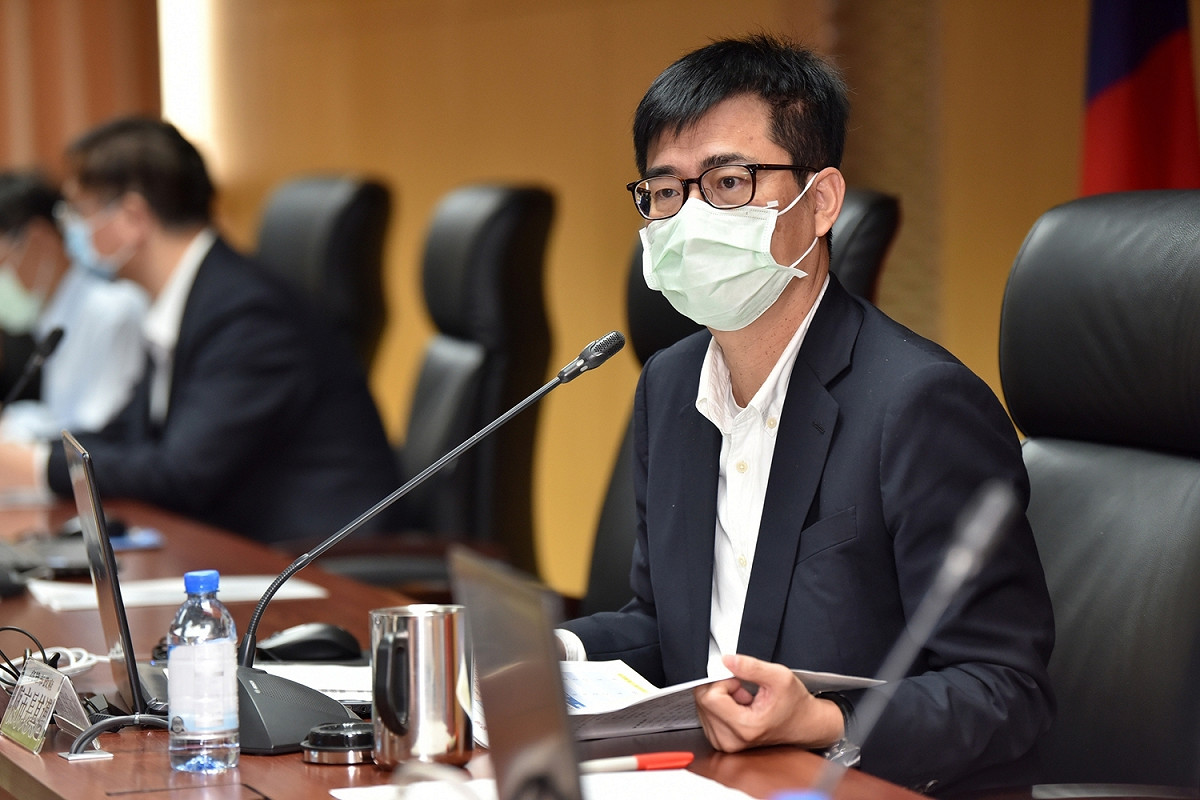 陳其邁主持市政會議，心中仍掛念自行車倉庫。 圖:高雄市政府/提供