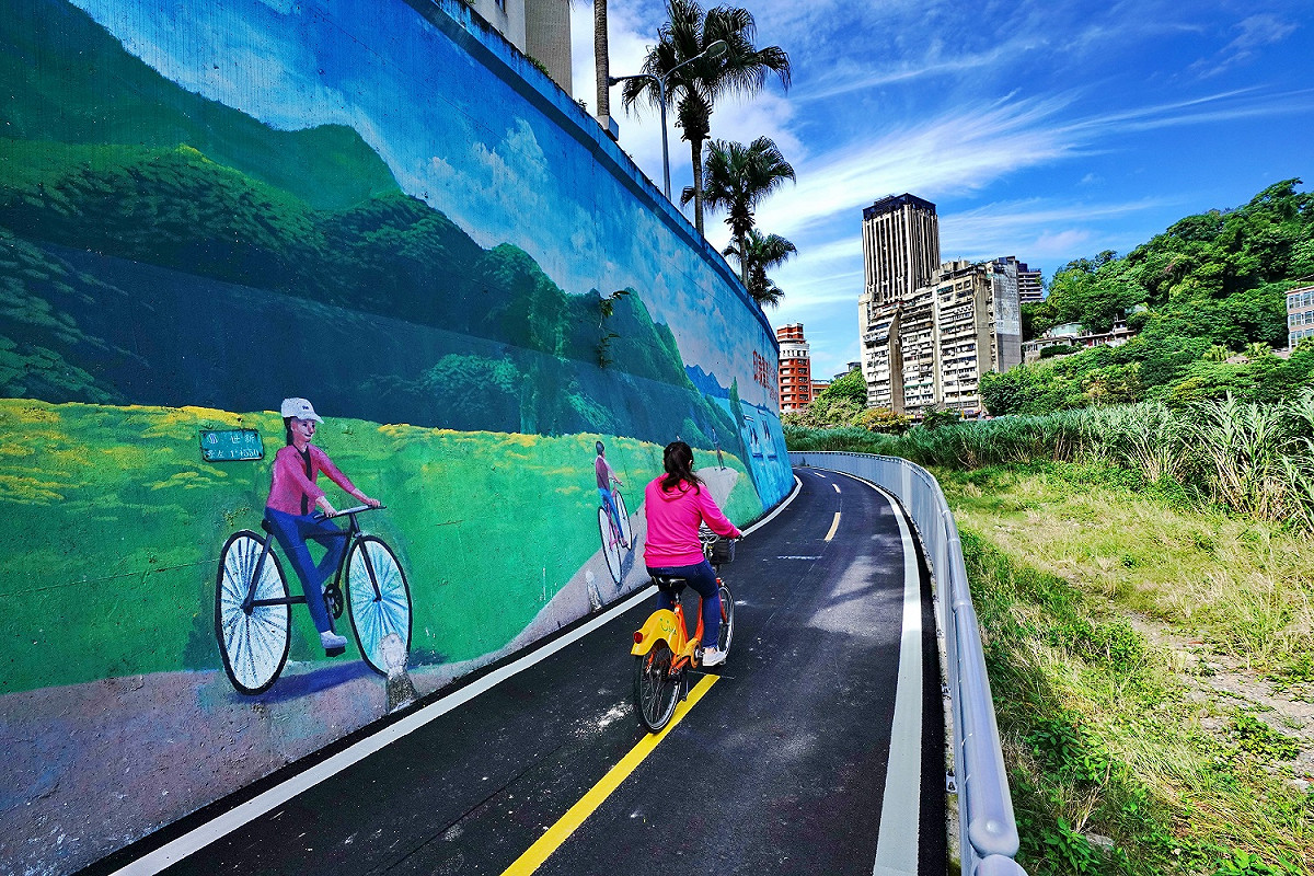 景美溪新北市側自行車道同時串聯碧潭風景區至台北市立動物園兩大景點。 圖：新北市高管處／提供