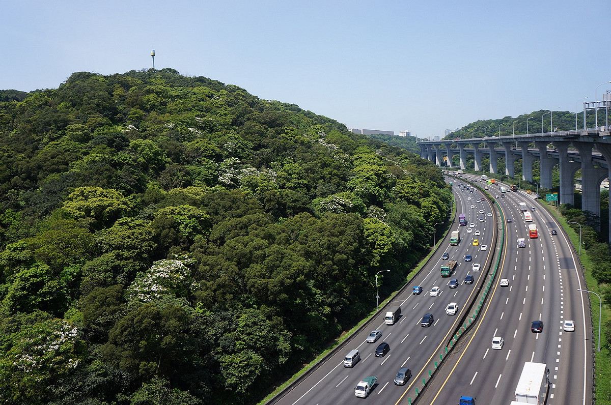 清明連假，國道部分路段、時段將進行高承載管制。 圖：高公局／提供