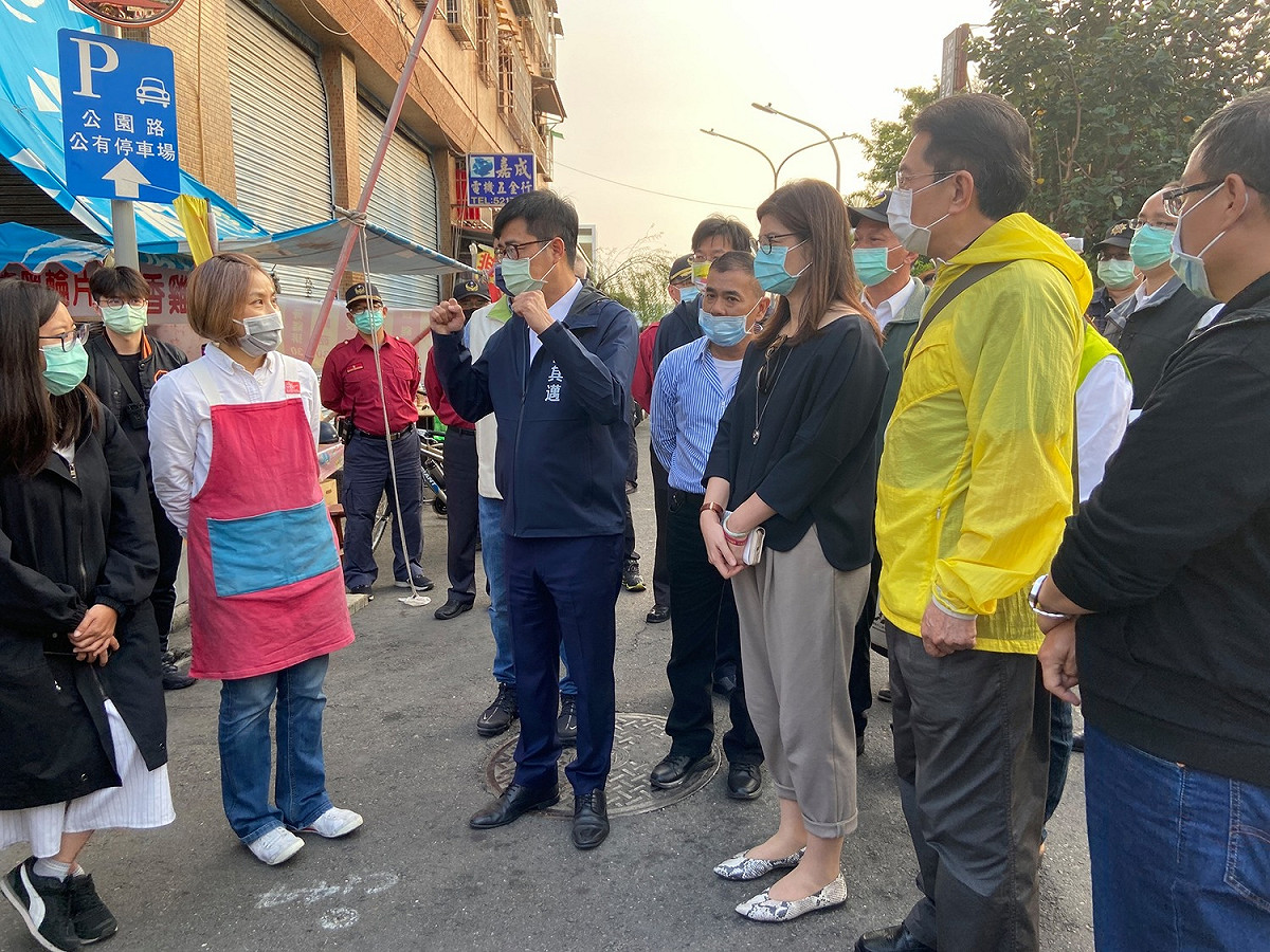 高雄市長陳其邁巡視駁二 圖:擷取自臉書