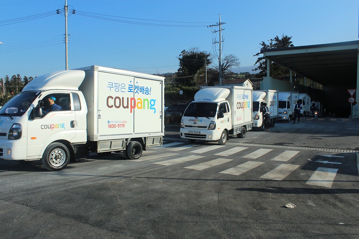 南韓電商龍頭Coupang於美國掛牌上市，首日收盤飆漲41%。 圖：翻攝自Coupang