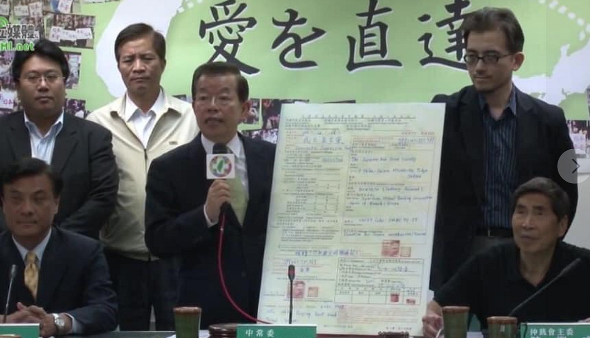駐日代表謝長廷在臉書回顧他在311日本大地震時，為日本進行募款的景象。 圖 : 翻攝自謝長廷臉書