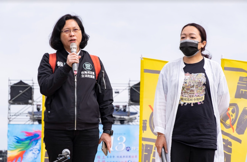 立委賴香伶表示，福島災民因擔心孩子受過量輻射影響，撤離福島，困難生活，備受歧視。民眾黨會努力不讓核四重啟公投過關。 圖：全國廢核行動平台北部／提供