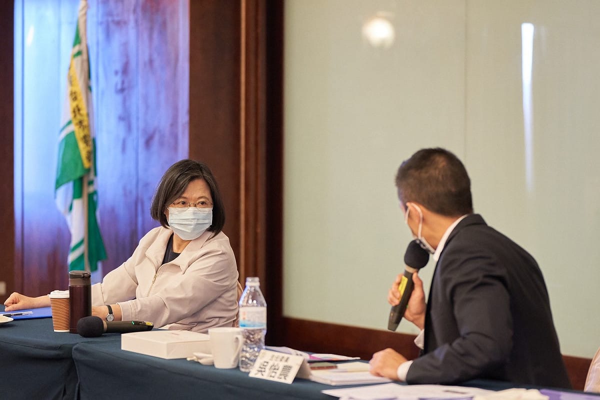 民進黨台北市黨部舉行黨務座談，民進黨主席、總統蔡英文出席。 圖：民進黨台北市黨部 / 提供