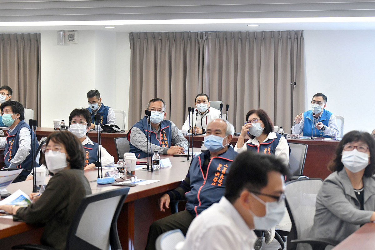 新北市府各局處代表對里長建議事項逐一回應。 圖：新北市新聞局提供