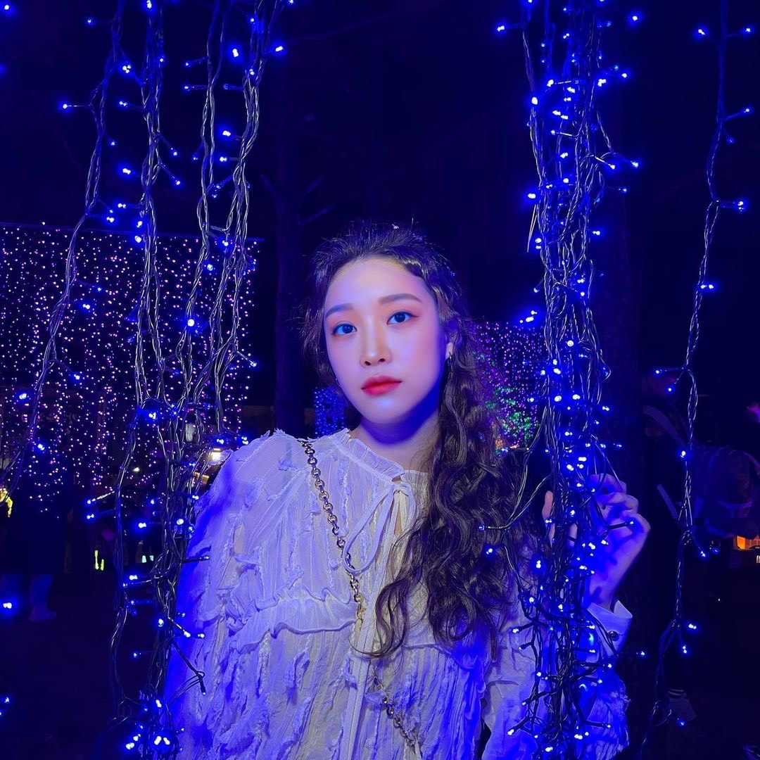 南韓著名正妹網紅 YouTuber「Rui」自爆自己全臉都是假的。 圖：翻攝自IG