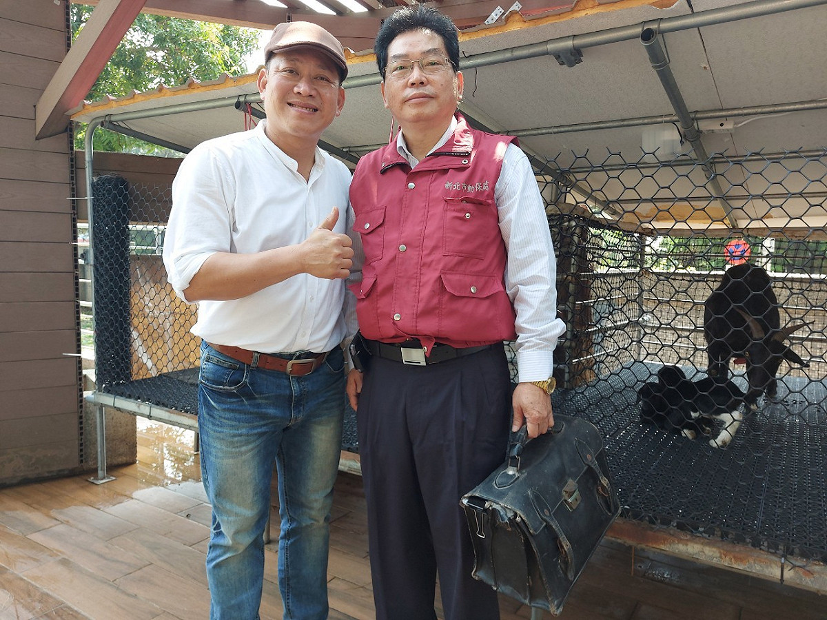 文化國小校長蘇穎群感謝新北市動保處。 圖：新北市動保處提供