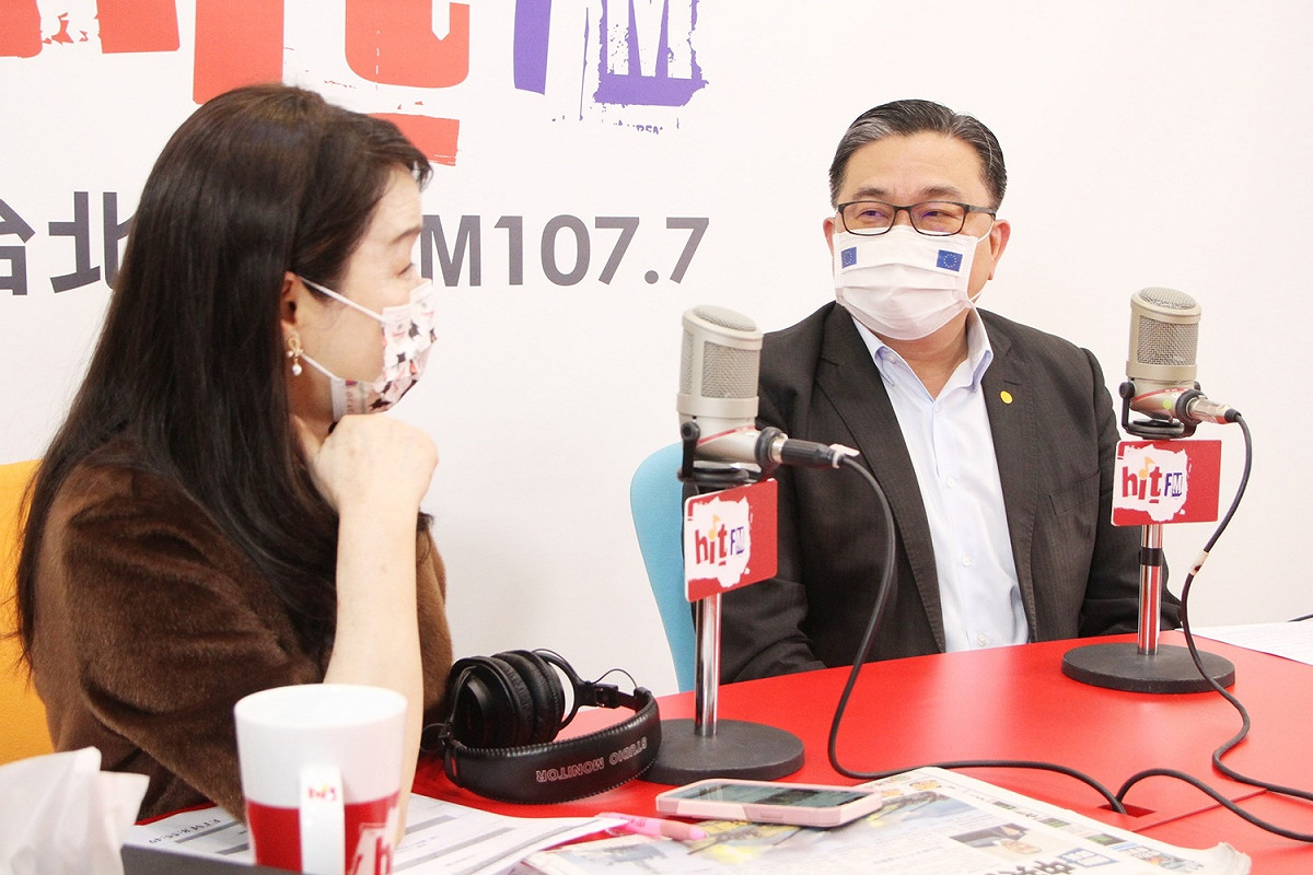 民進黨立委王定宇（右）接受周玉蔻訪問 圖：Hit Fm《周玉蔻嗆新聞》製作單位提供