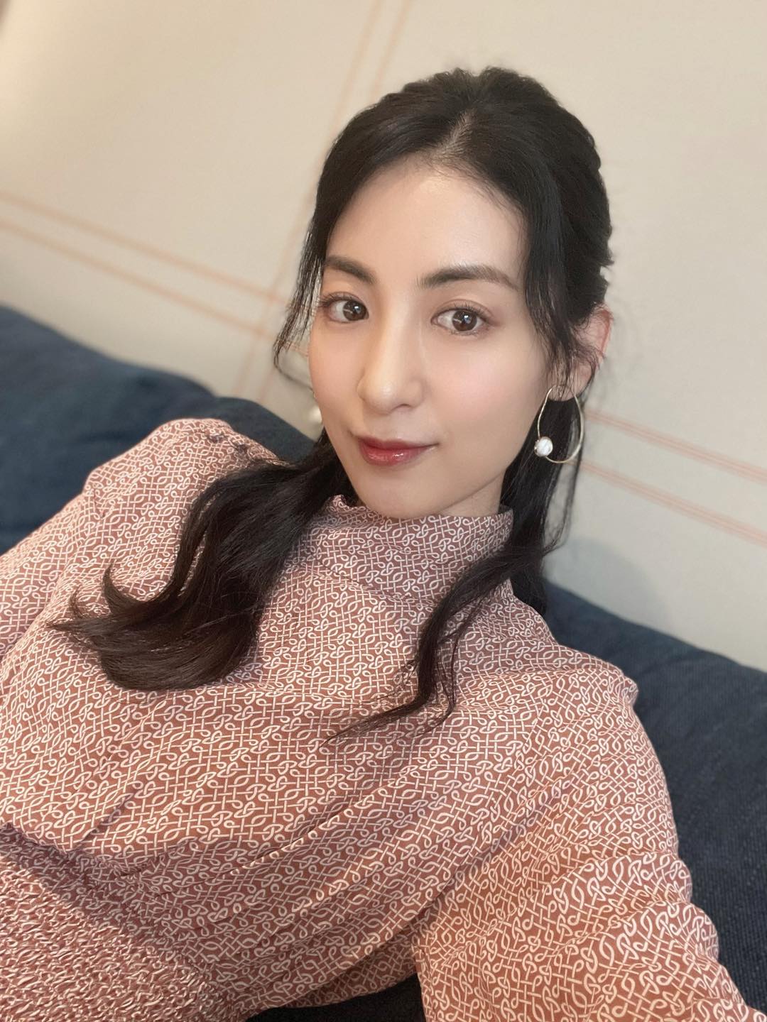 大久保麻梨子看「鮭魚之亂」嚇到，因為在日本沒這麼容易改名。 圖：翻攝自大久保麻梨子臉書