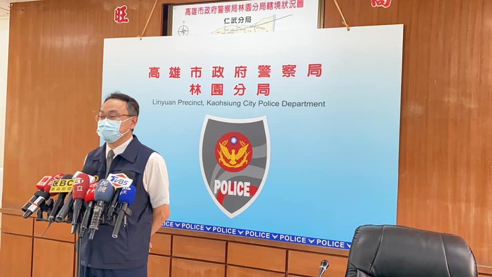 針對高雄林園區一處民宅今日發生一起情殺案，偵查隊長吳國雄受訪表示，據了解此案為財務糾紛，嫌疑人欲與其女友結束生命，因此先持水果刀劃傷其女友再自戕，經送醫急救，目前無生命危險，全案釐清案情後依刑法相關規定移請地檢署偵辦。 圖：翻攝自高雄市政府警察局林園分局臉書