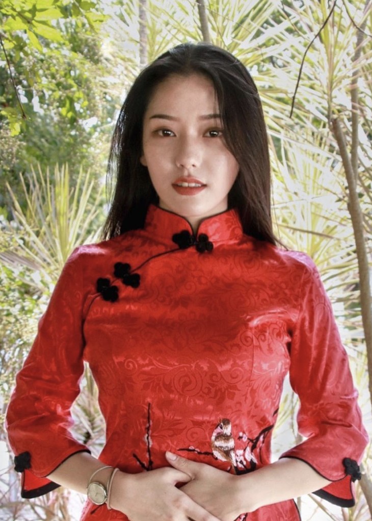 周芃也是禮儀大使。 圖：翻攝IG/周芃