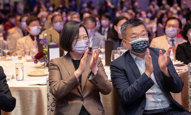 蔡英文在致詞時表示，台灣正處於能源轉型的關鍵時刻，盼達到「展綠、增氣、減煤、非核」四大目標。 圖：翻攝總統府官網