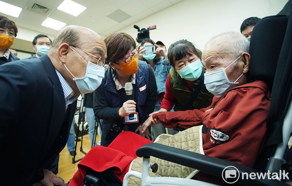 蘇貞昌探望桃園市長照機構。 圖：林昀真/攝