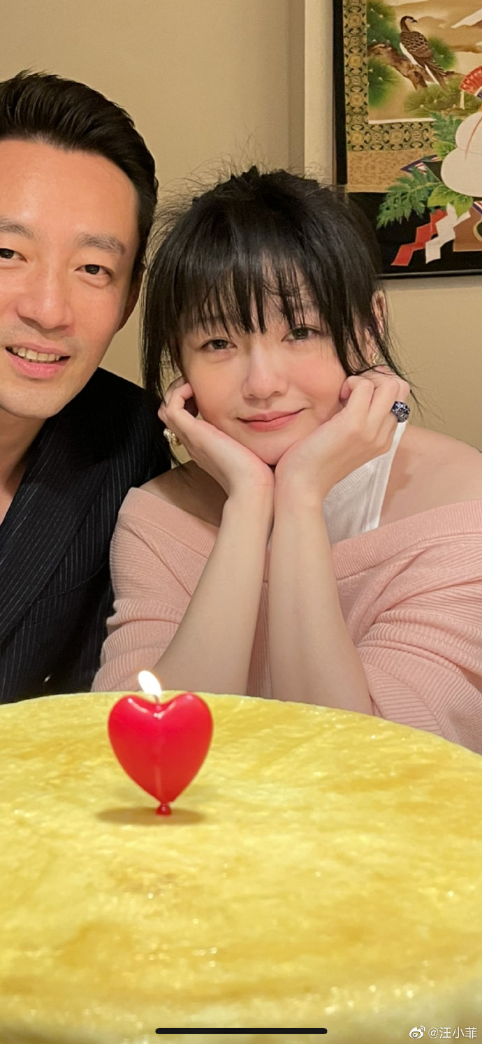 大S和汪小菲甜蜜慶祝結婚10週年。 圖：取自汪小菲微博