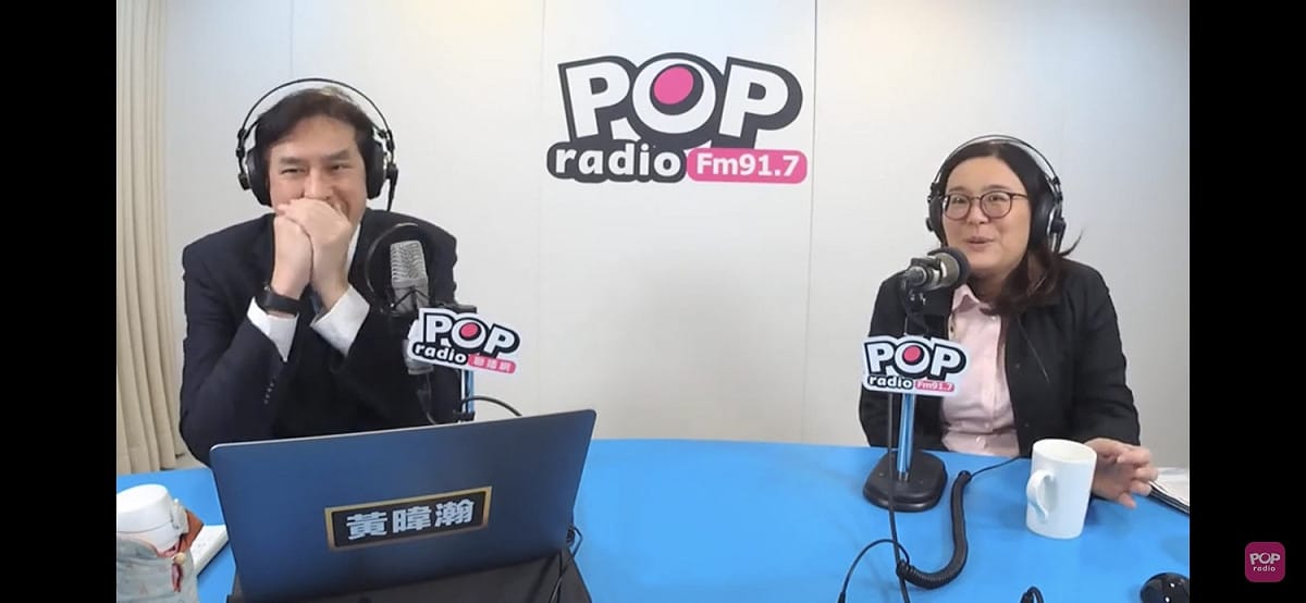 陳玉珍今日上午接受《POP撞新聞》專訪，在訪問結束前最後一分鐘，被主持人黃暐瀚追問到與高大男子散步一事。 圖 : 翻攝自YOUTUBE《POP撞新聞》影片畫面