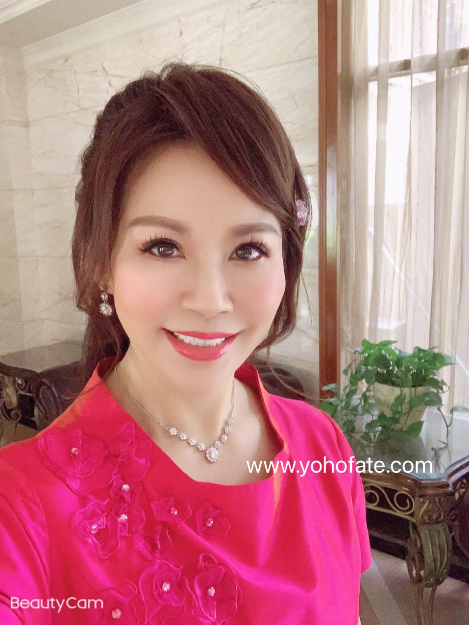 知名命理師雨揚老師，是業界有名的心靈導師，她目前任職雨揚國際董事長。      圖：雨揚國際／提供