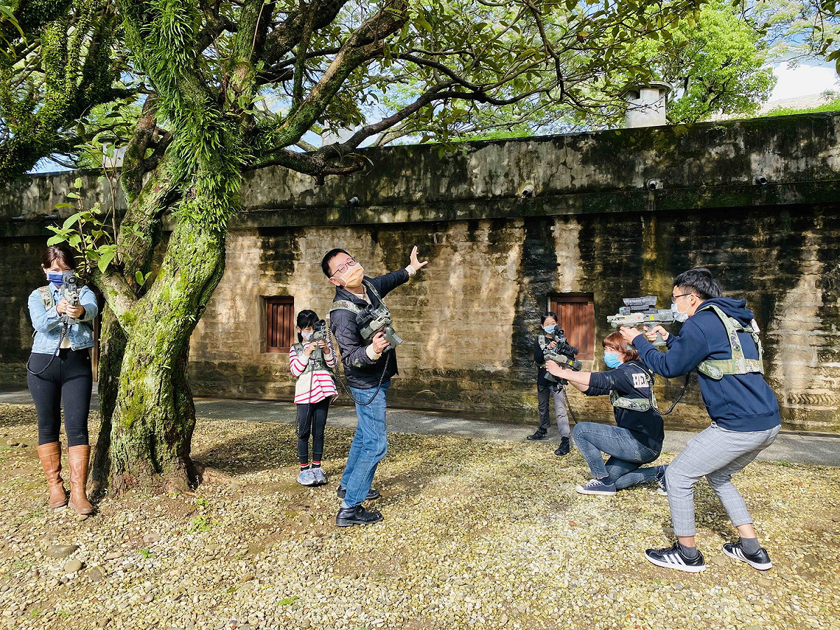淡古首次開放家長一起「參戰」，不但增加活動刺激度，同時增進親子關係。 圖：淡水古蹎博物館 / 提供