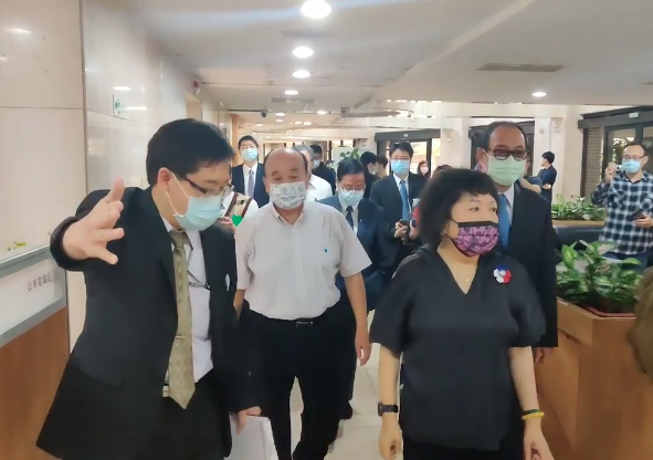 立法院司法及法制委員會召委、國民黨立委葉毓蘭今天安排考察立法院台北、大安會館維修管理現況。   圖：翻攝葉毓蘭臉書直播