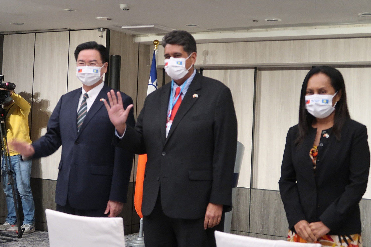 帛琉總統惠恕仁（中）與其夫人來台訪問 圖：林朝億/攝