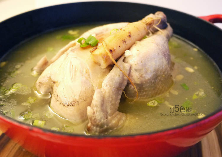 韓媒今（30日）指出，百度將韓國傳統料理「蔘雞湯」解釋為「廣東粵菜」，引爆兩地論戰。 圖 : 翻攝自jj五色廚