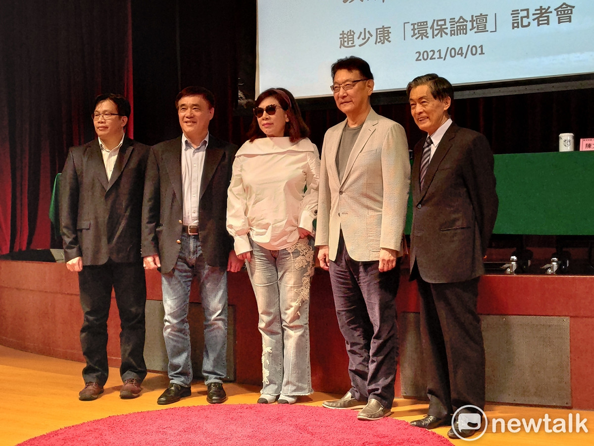 中廣董事長趙少康舉辦論壇，邀請陳文茜、郝龍斌擔任嘉賓。 圖：黃建豪/攝