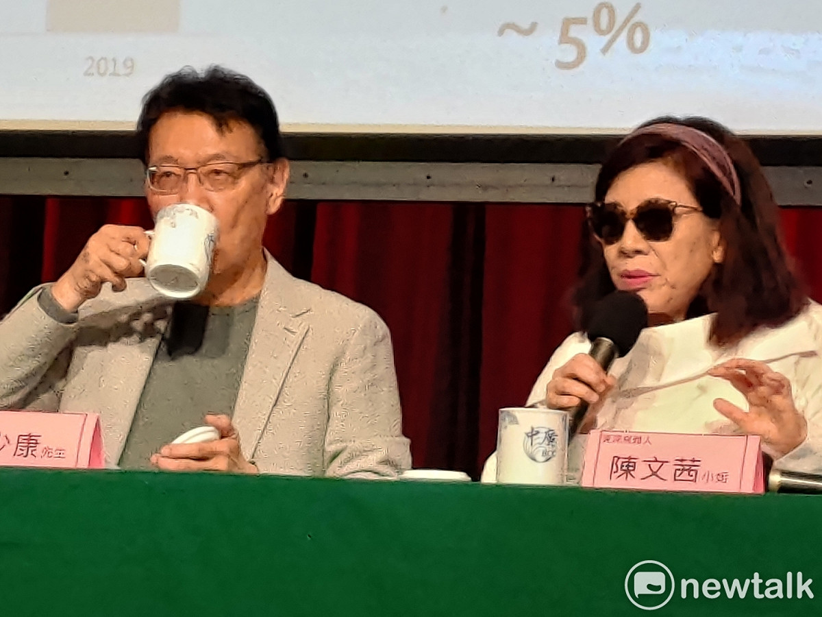 資深媒體人陳文茜（右）、中廣董事長趙少康。 圖：黃建豪/攝