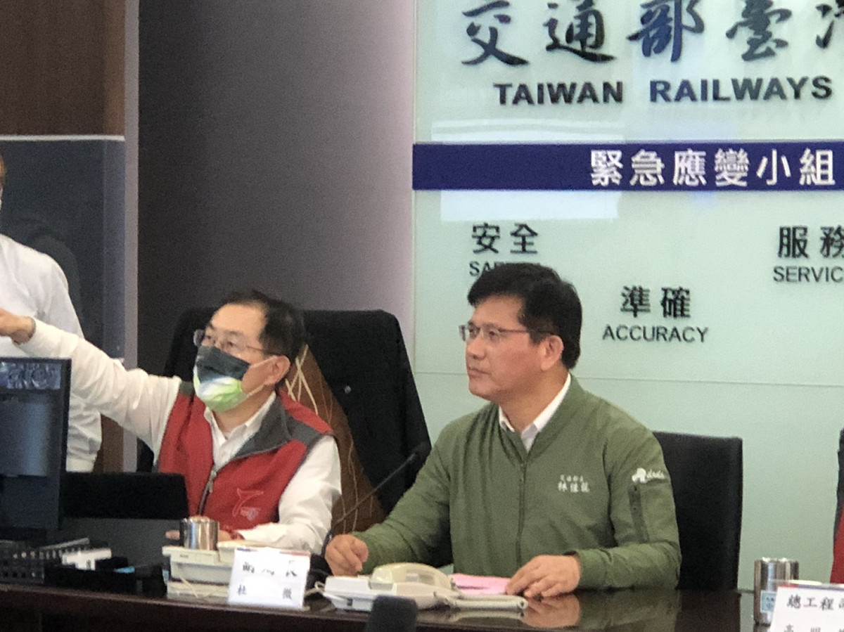 徐巧芯痛批林佳龍是政府「最大尾的蟑螂」，並怒嗆「應該下台，早該下台！」 圖：交通部提供