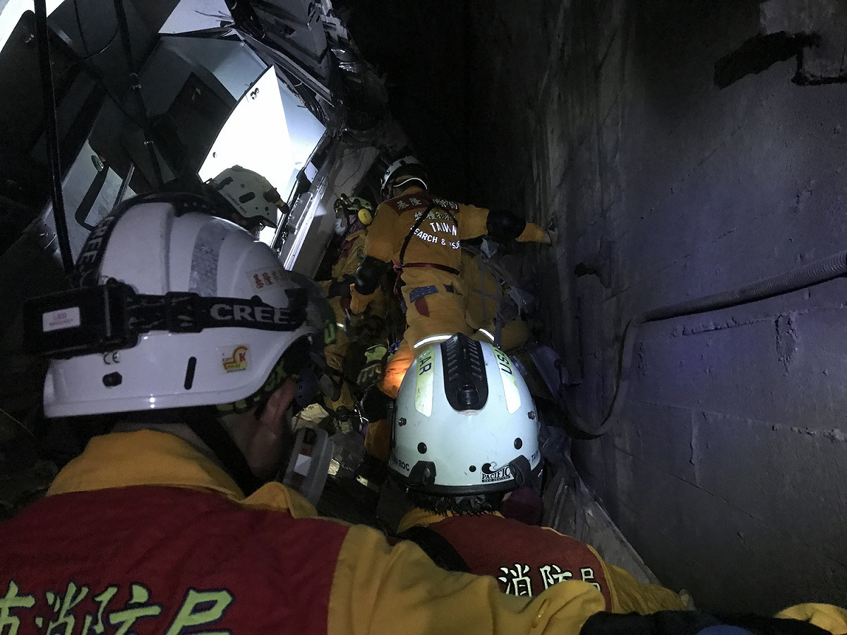 台鐵408車次太魯閣號出軌，造成51人死亡、146人受傷。 圖：基隆搜救隊 / 提供