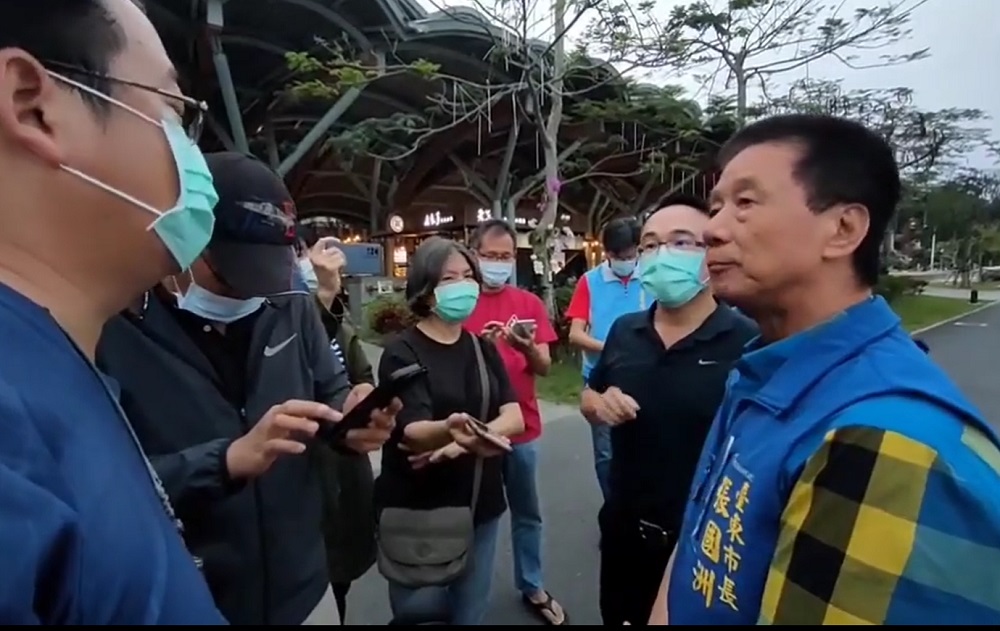 台東市長張國洲表示，縣政府已準備好靈堂，待家屬辦手續及準備遺照。 圖/翻攝自張國洲Chang kuo chou臉書影片