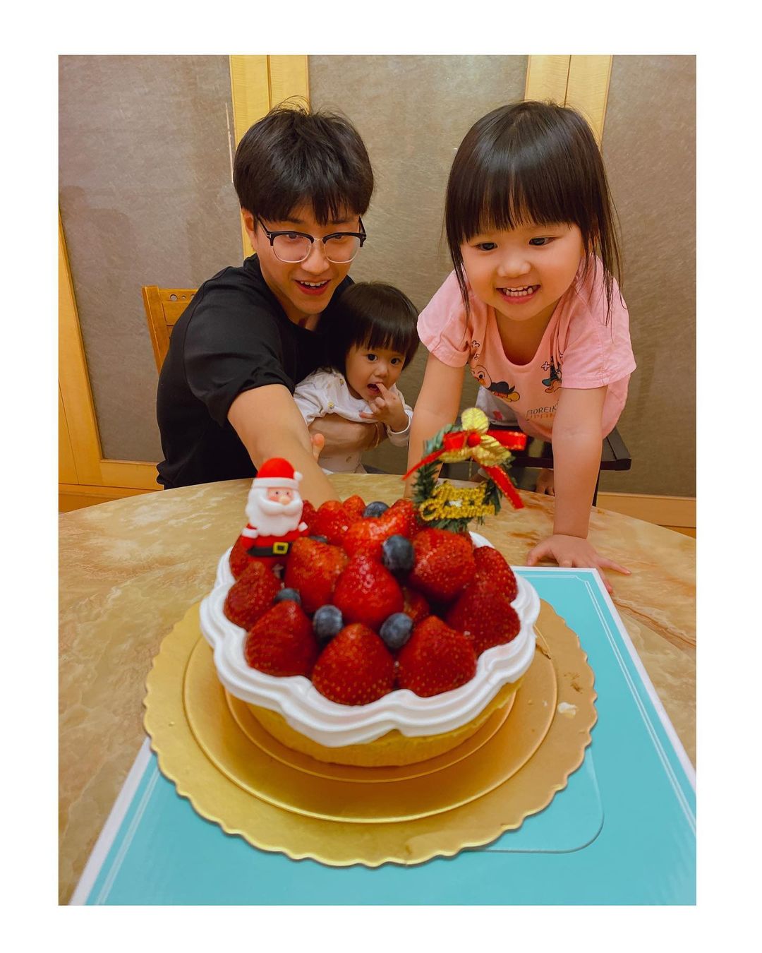 去年聖誕節時，福原愛還在自己的Instagram上PO出老婆視角的甜蜜家庭照。 圖：翻攝自福原愛Instagram