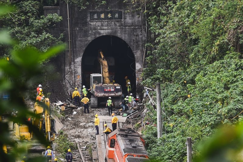生命最後仍努力煞車！乘客淚謝司機
