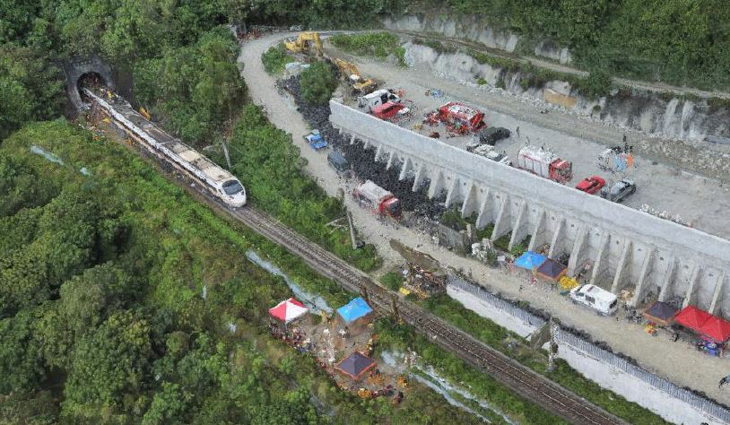 台鐵太魯閣號事故造成49人罹難，每名罹難者可由家屬領取超過新台幣3千萬元。 圖：運安會提供(資料照)