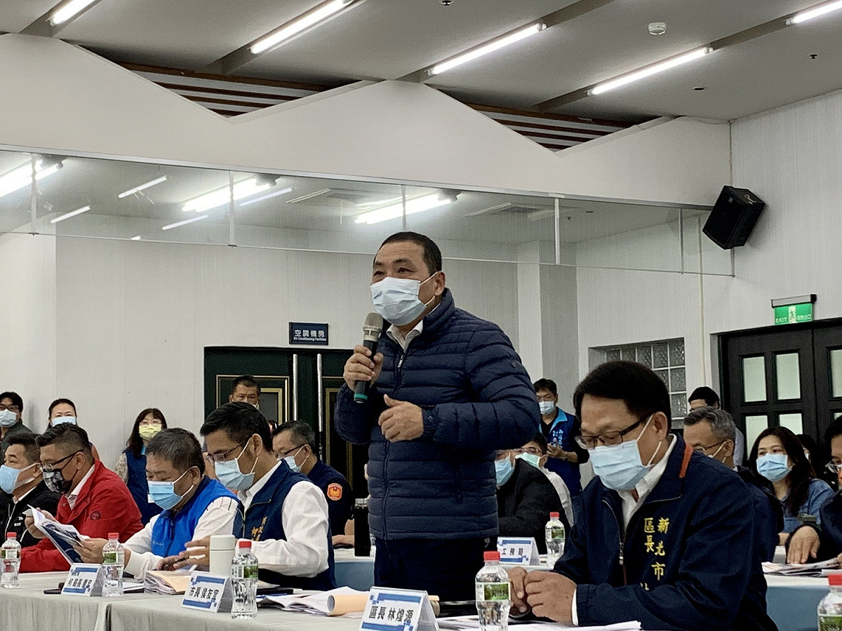 侯友宜主持新莊區110年市長行動治理座談會議。 圖：新北民政局提供
