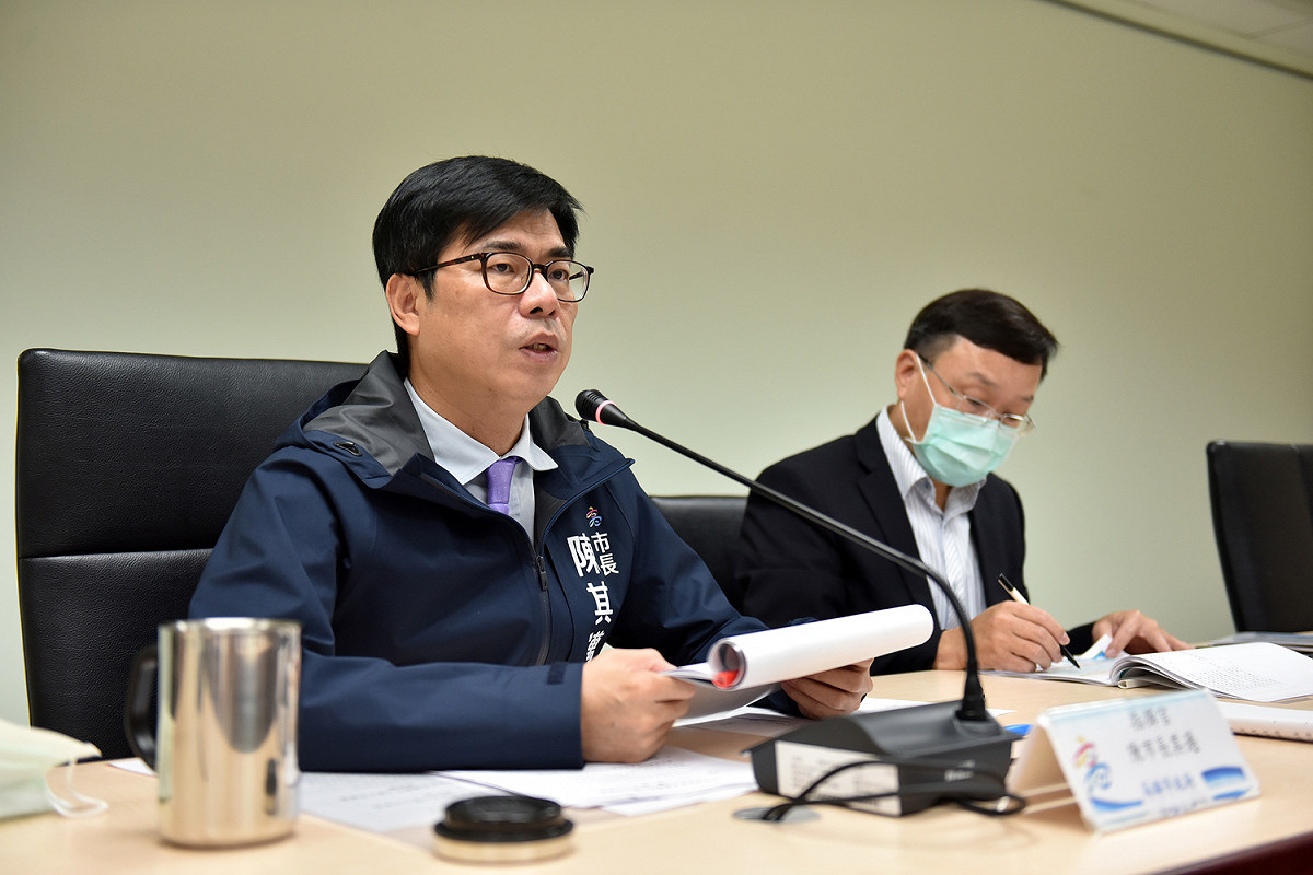陳其邁(左)透露下週一接種AZ疫苗。 圖：高雄市政府/提供