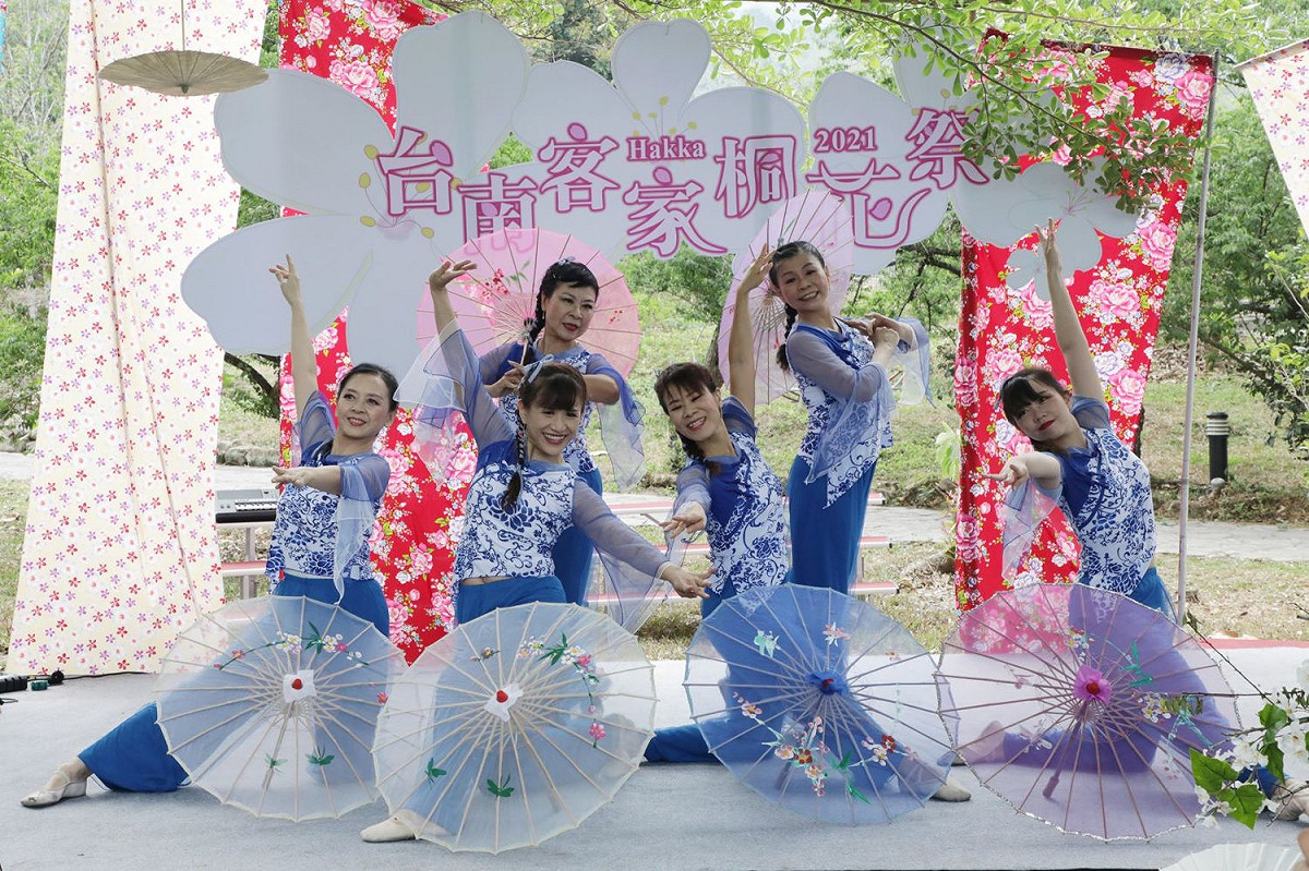 市府客家事務委員會今日於梅嶺首次辦理2021台南客家桐花祭「桐花之南、梅嶺初放」活動。 圖：台南市政府 / 提供